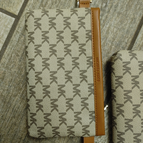 Michael Kors Logo MK Waist Belt Bag Fanny Pack NEW Size Small Make me an Offer - Picture 3 of 6